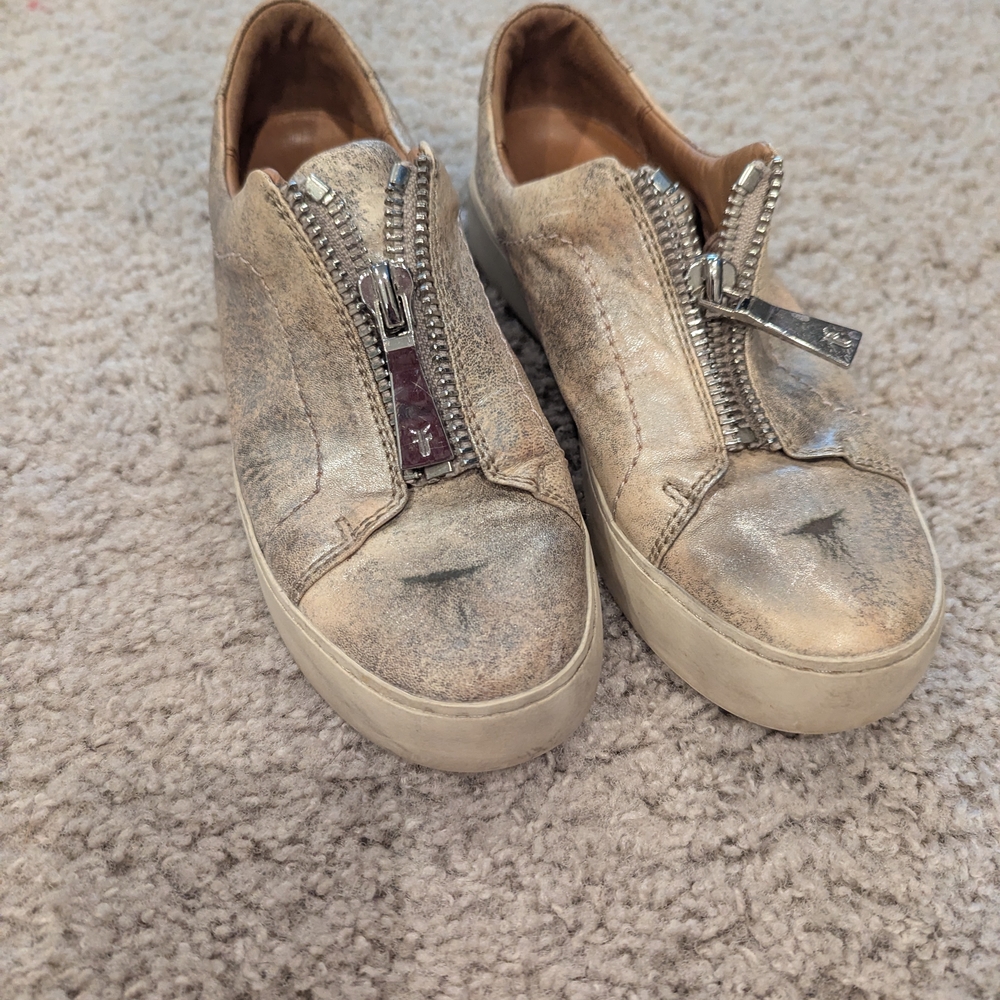 Frye Metallic Leather Zip Slip-On Sneakers – Size 6.5M